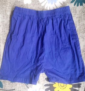 2 Hot Pants