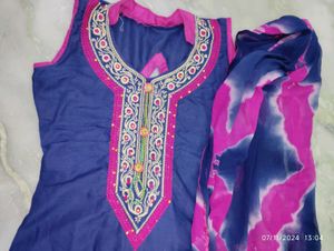 Kurta Set With Chunni