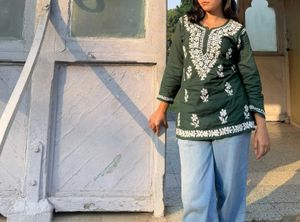Chikankari Short kurti(Dark Green)