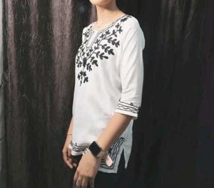 Bhai title  ✨ Elegant Black &amp; White Cotton Kurti �