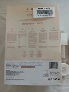 Just Herbs Trendy Beauty Box