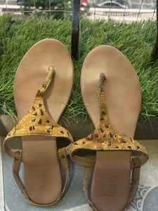 Taavi Flats & Sandals