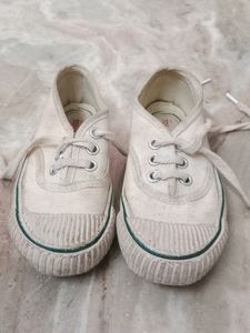 white Kids Canvas