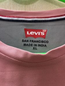 Oversized XL Grey Pink Levi’s T shirt