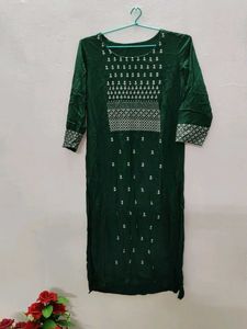 Elegant Green Embroidered Kurta