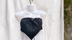 46259. Black Tie-Up Crop Top