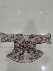 2 Tops Combo-Floral Slit Top&Blue Top