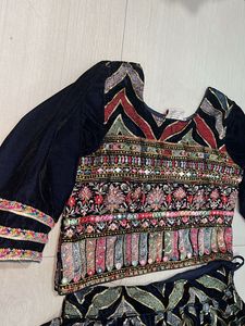 😍Beautiful Designer Velvet Lehnga Full Stitched😍