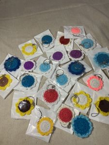🌈 Multi-Color Sunflower Crochet Keychain