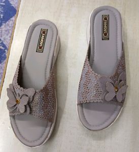 Famous Heel Slipper, Size 39