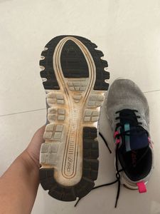 Asics Sneakers