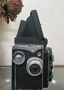 Vintage YASHICA 635 TLR Camera.