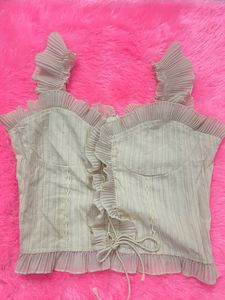 PINTERESTY RUFFLE TOP