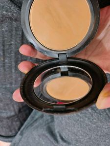 Brand New MAC Studiofix Compact NC 45