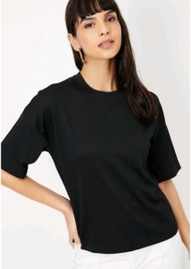 Black Boxy T-Shirt -Unisex