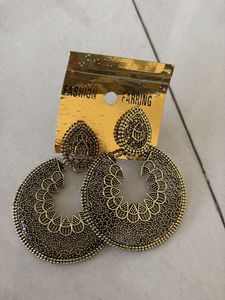 Golden oxide earrings