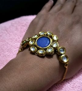Beautiful Kundan Bracelet With Adjustable Chain.   Meenakari On Back Side Of Kundan    Unused Piece