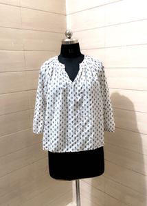 Universal Thread Patterned V-Neck Top