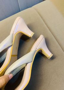 Nude Kitten Heel Thong Sandals🐣❤️