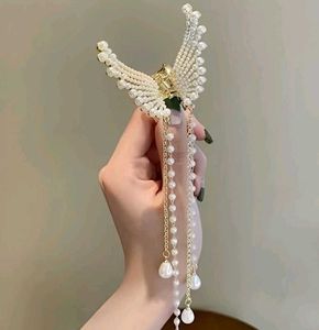 Coren Pearl Wing Hair Clip