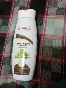 Parachute  Coconut Oil And Patanjali Kesh Kanthi Samphoo