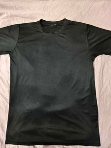 Black T-Shirt - Basic Tee