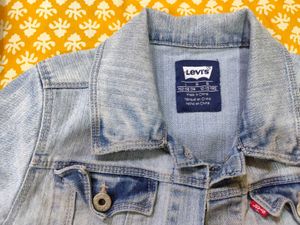 Classic Levi’s Light Wash Denim Jacket