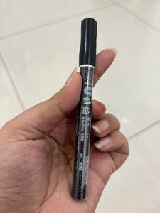 Lakme Eyeconic Pen Eyeliner