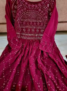 Nayra Cut Sequence Based Kurti And Plazzo