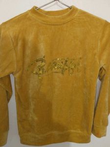 Beautiful sequenced top.