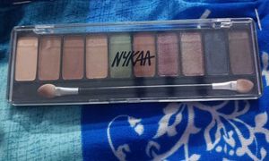 NYKAA Eyeshadow Palette