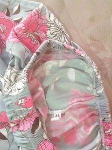 It, S Very Beautiful Pink Printed Trouser.