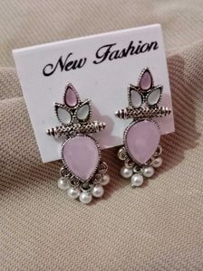 Pink Aura: Ethnic Pearl Danglers