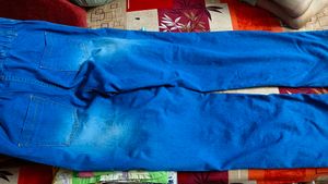 Women Stunning Jeans