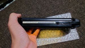 BRAND NEW SONY PSP E1004 (STREET)