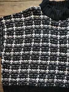 🌸Black &amp; White Classic Sweater