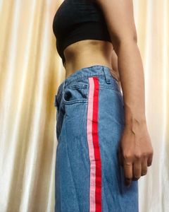 Woman Straight Fit Jeans