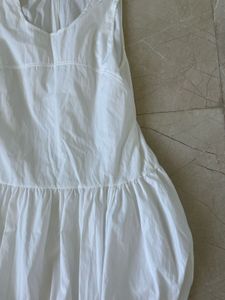 White Sleeveless balloon Dress