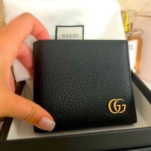 Gucci Wallets - Amazing Offer