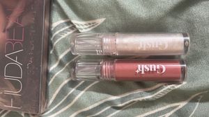 HUDA Beauty Highlighter (pink Sand) &amp; Gush Gloss