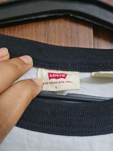 Levi&#39;s Tshirt