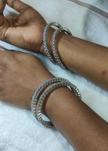 4 Side Bangales For Women Totally New.