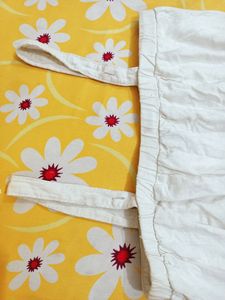 White Pretty Top For Women 🤍