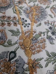 Elegant Gold-Tone Statement Necklace