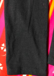 Black square neck crop top 🖤
