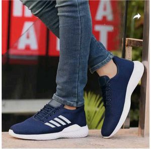 Sports shoe for men