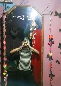 women striped crop top