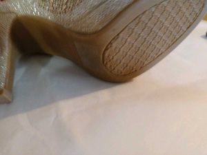 GOLDEN Pearl HEELS