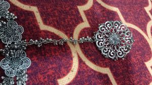 Silver Pleated Hathphool With Ring