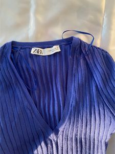 Zara Ribbed Vneck Top